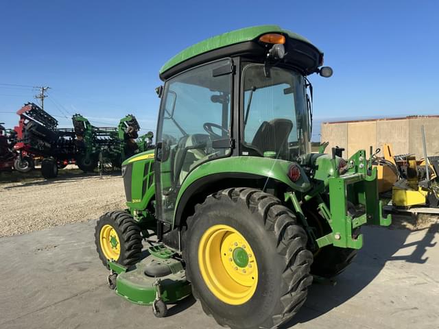 Image of John Deere 3039R equipment image 4