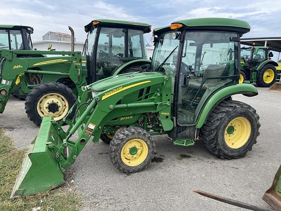 Image of John Deere 3039R equipment image 3