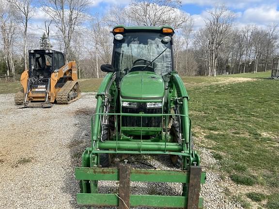 Image of John Deere 3039R equipment image 1