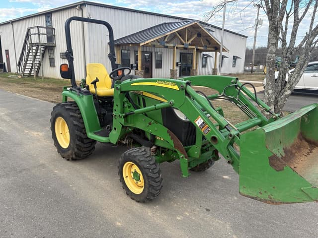 Image of John Deere 3039R equipment image 1