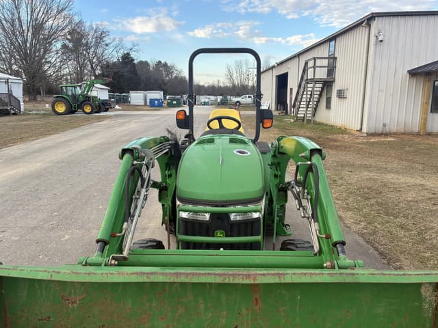Image of John Deere 3039R equipment image 2