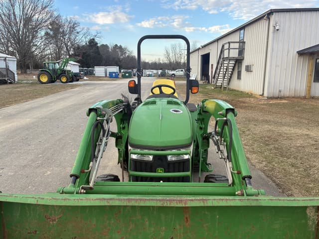 Image of John Deere 3039R equipment image 2