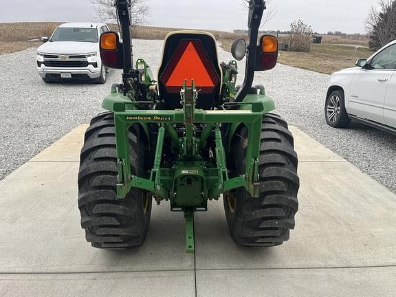 Image of John Deere 3039R equipment image 3