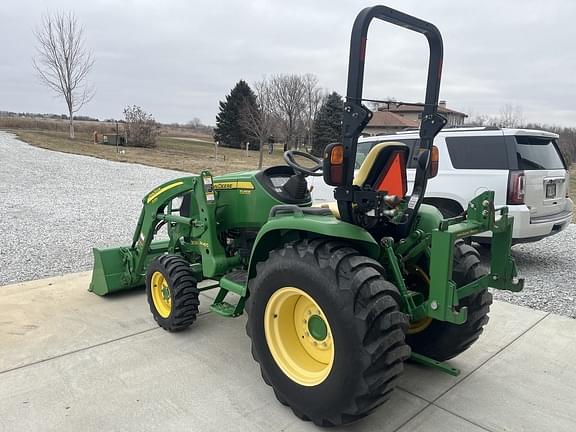 Image of John Deere 3039R equipment image 2