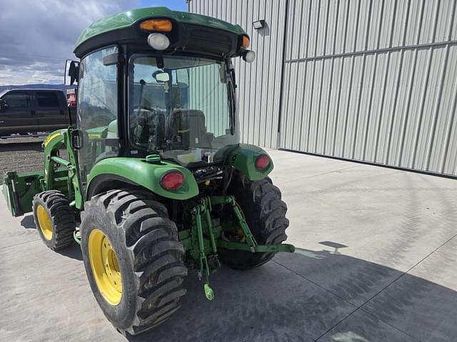 Image of John Deere 3046R equipment image 4