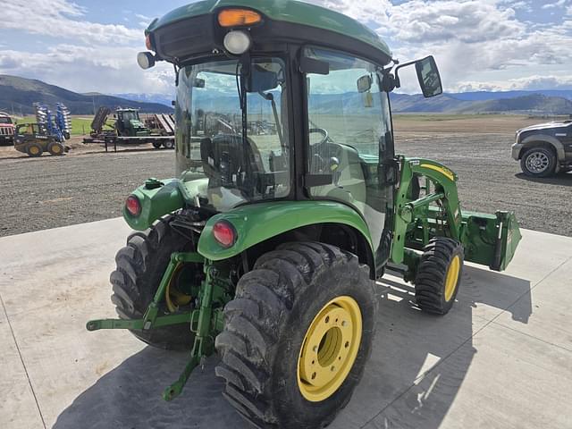 Image of John Deere 3046R equipment image 2