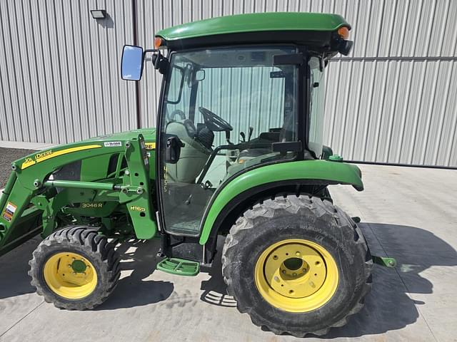Image of John Deere 3046R equipment image 1