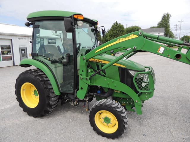 Image of John Deere 3046R equipment image 2