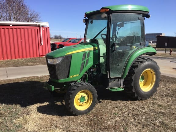 2014 John Deere 3046R Equipment Image0