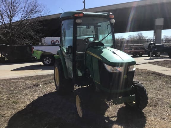 Image of John Deere 3046R equipment image 1