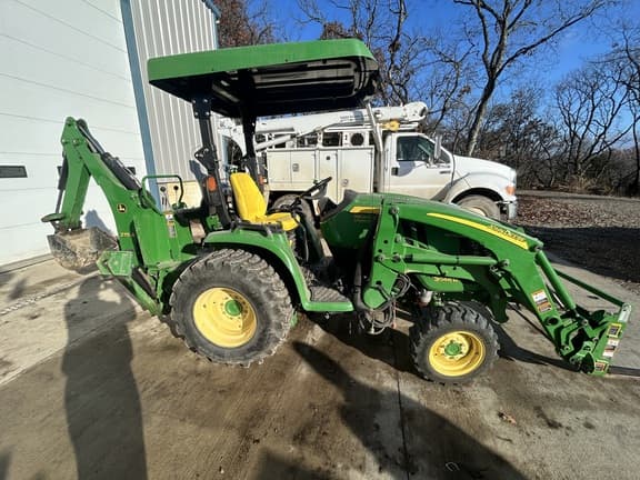 Image of John Deere 3046R equipment image 1