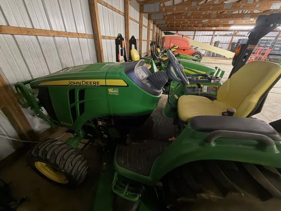 Image of John Deere 3046R equipment image 1