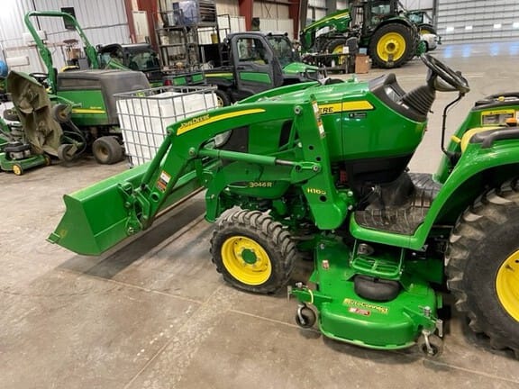Main image John Deere 3046R