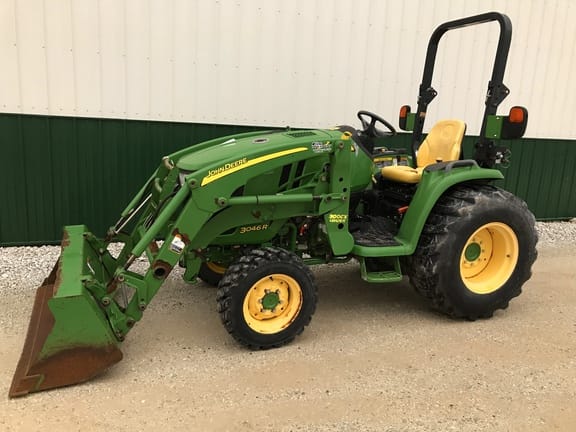 Main image John Deere 3046R