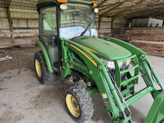 2014 John Deere 3046R Equipment Image0