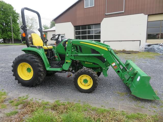 Image of John Deere 3046R equipment image 1