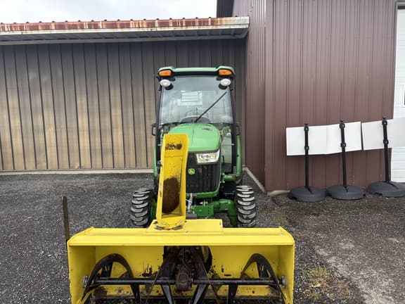 Image of John Deere 3046R Primary image