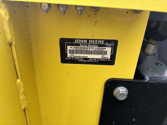 Image of John Deere 3046R equipment image 3