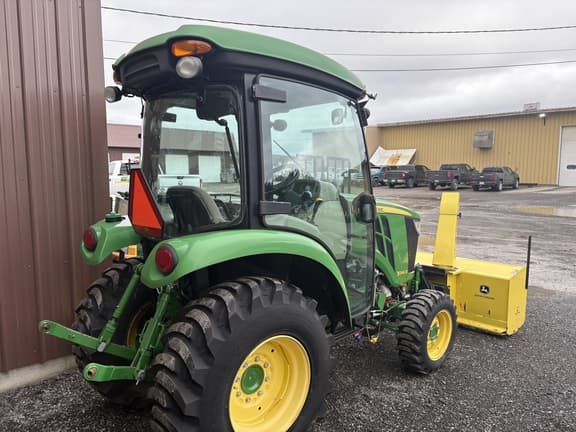 Image of John Deere 3046R equipment image 2