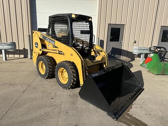 2014 John Deere 315 Equipment Image0