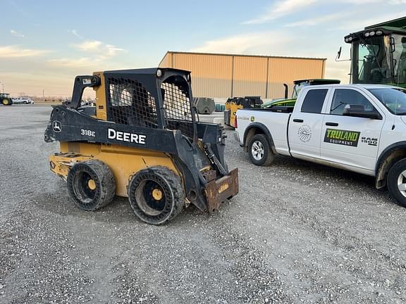 2014 John Deere 318E Equipment Image0