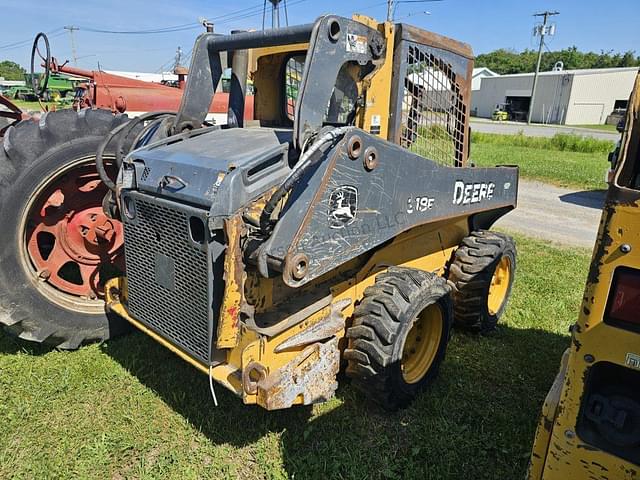 Image of John Deere 318E equipment image 2