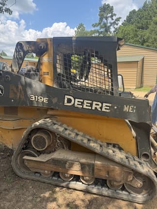Image of John Deere 319E equipment image 4