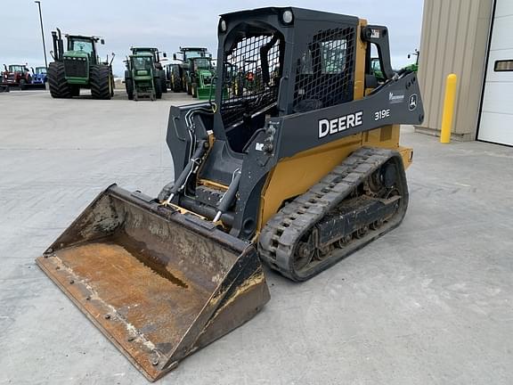 Image of John Deere 319E equipment image 4