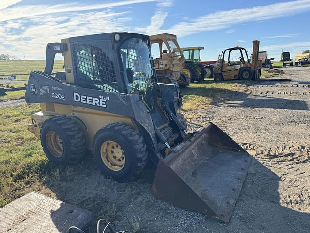 Image of John Deere 320 equipment image 1