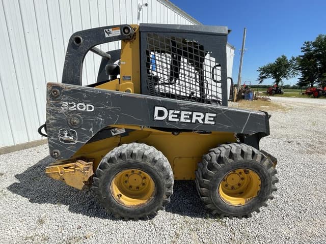 Image of John Deere 320D equipment image 3