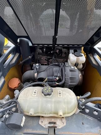 Image of John Deere 320E equipment image 4
