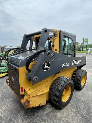 Image of John Deere 320E equipment image 2