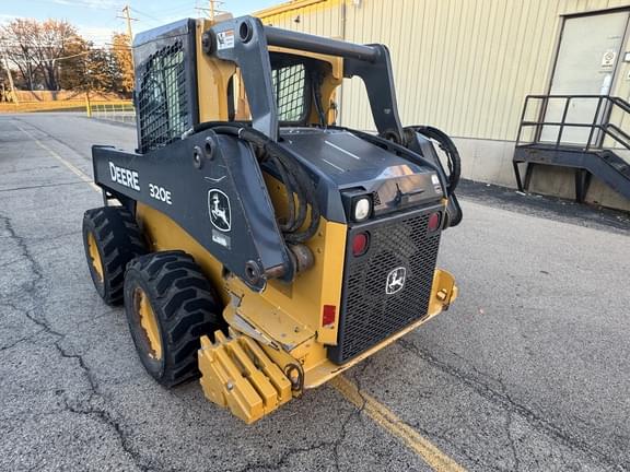 Image of John Deere 320E equipment image 2