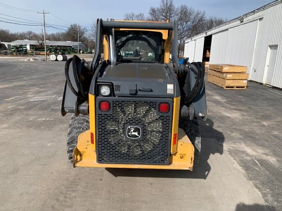 Image of John Deere 320E equipment image 3