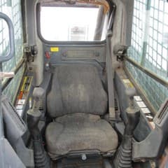 Image of John Deere 320E equipment image 4