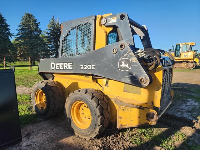 Image of John Deere 320E equipment image 1