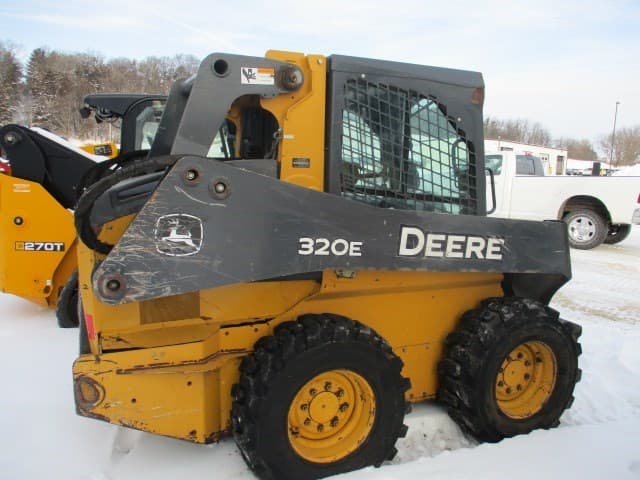Image of John Deere 320E equipment image 3