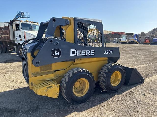 Image of John Deere 320E equipment image 2