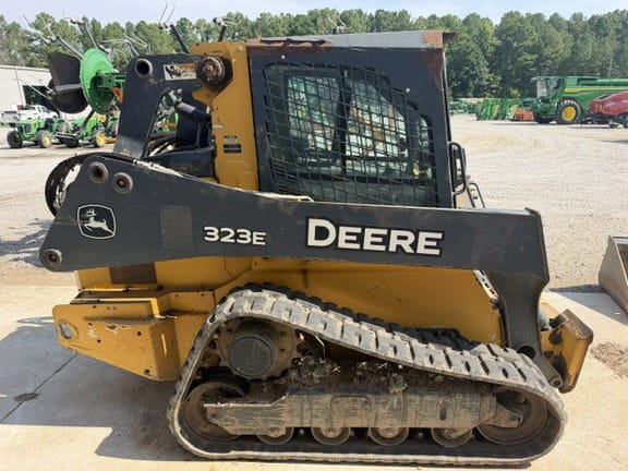 2014 John Deere 323E Equipment Image0