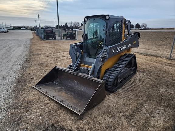 Image of John Deere 323E equipment image 2