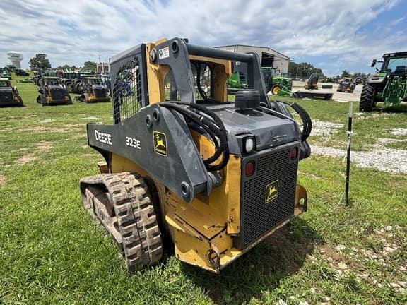 Image of John Deere 323E equipment image 2