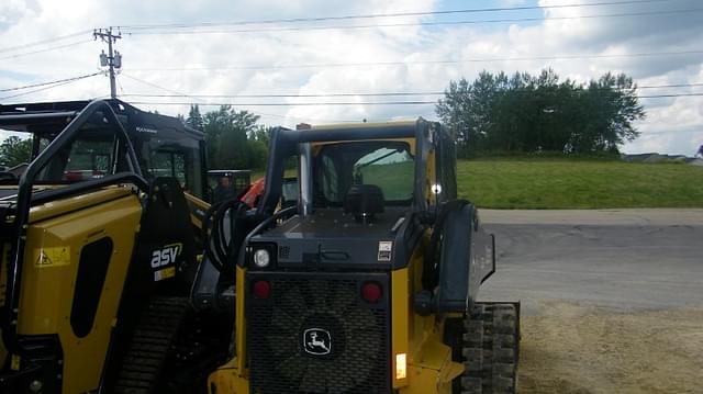 Image of John Deere 323E equipment image 1