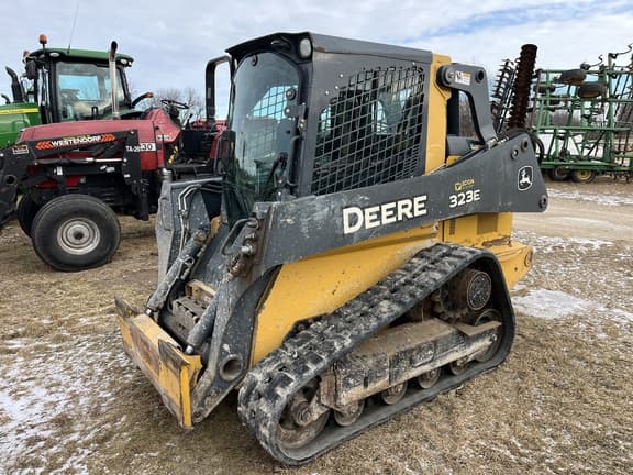 Image of John Deere 323E equipment image 4