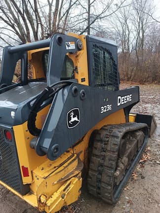 Image of John Deere 323E equipment image 3