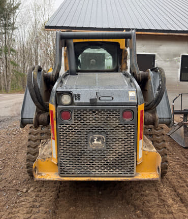 Image of John Deere 323E equipment image 3