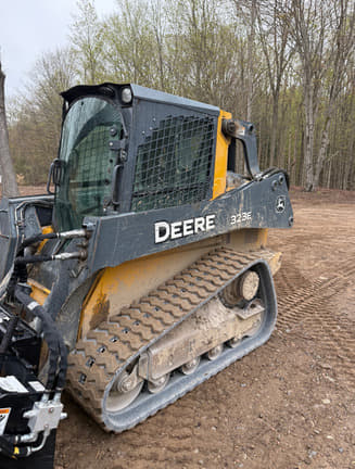Image of John Deere 323E equipment image 4