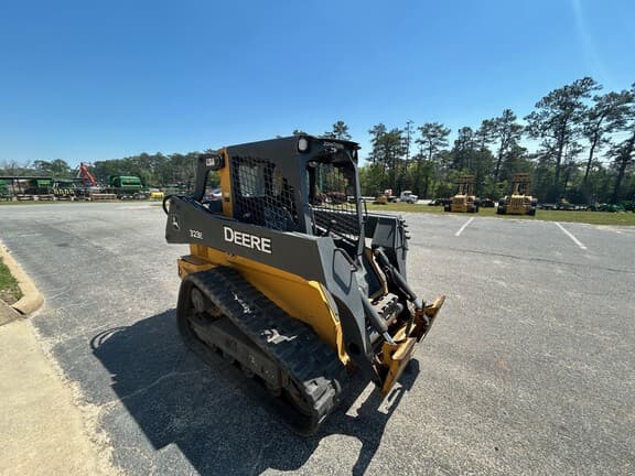 Image of John Deere 323E equipment image 3