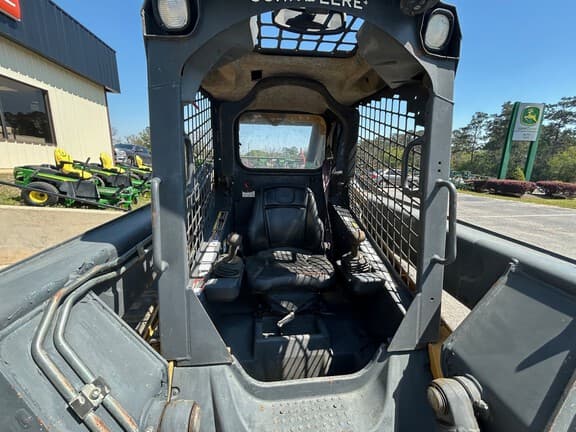 Image of John Deere 323E equipment image 4