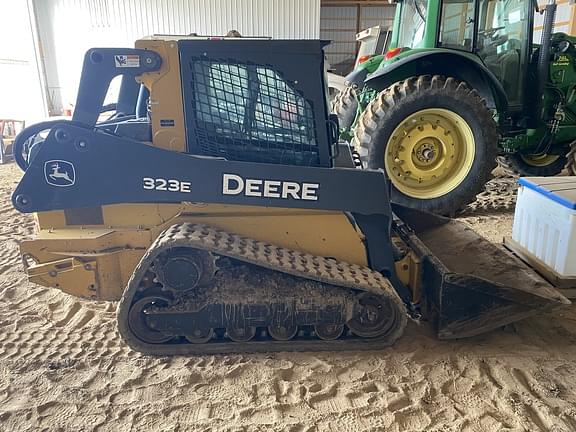 Image of John Deere 323E equipment image 3