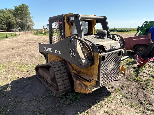 Image of John Deere 323E equipment image 2